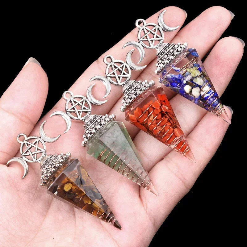 Pendule Lunaire Hexagonal en Éclats de Pierre Précieuse - image du produit - .